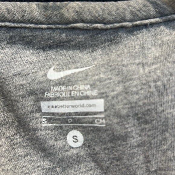 Nike grey zipper hoodie size small. In good preowned condition! - Picture 5 of 8